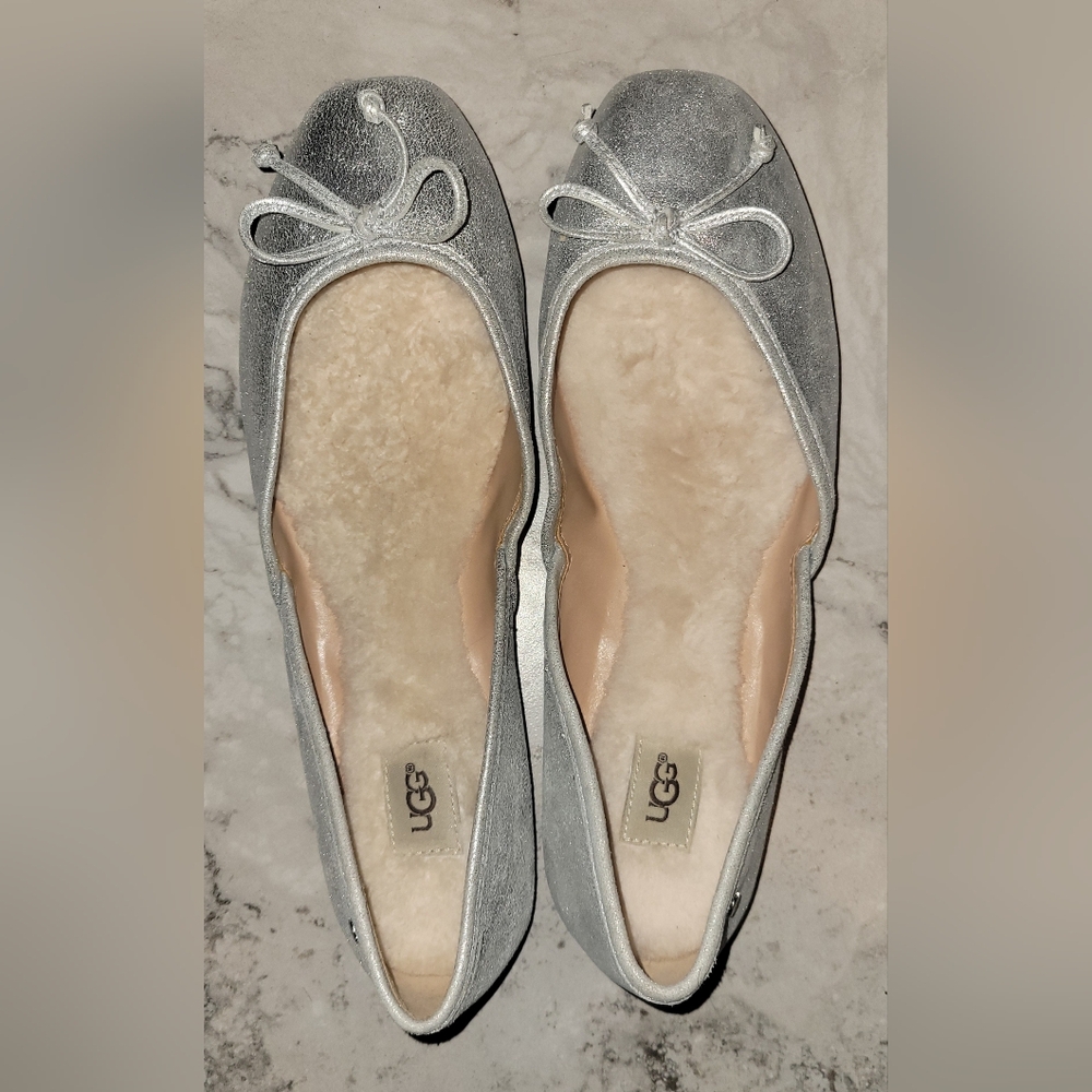Ugg Lena Silver‎ Metallic Suede Ballet Flat Sheepskin Lined Bow Detail Shoes 9.5